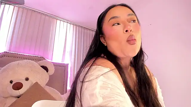 Zoey thompson online show from October 20, 2:39 pm