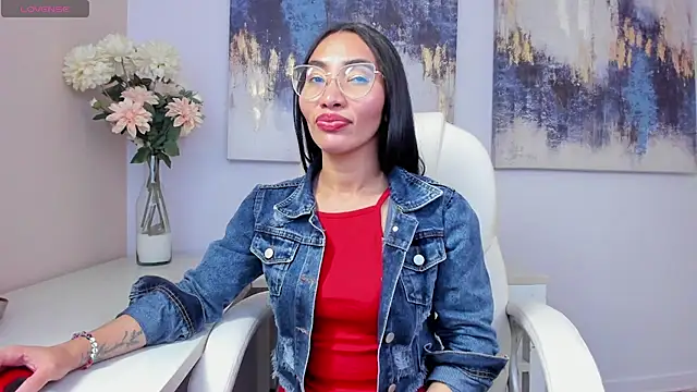 lucyy liiuu online show from December 5, 4:16 pm