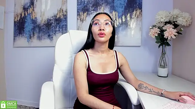 lucyy liiuu online show from November 13, 3:49 pm