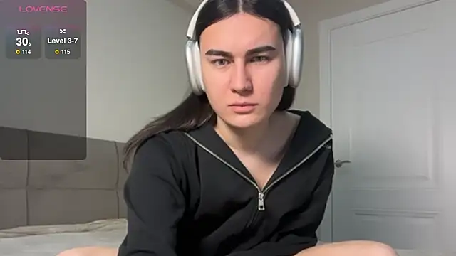 HeyAlena online show from February 11, 5:57 pm