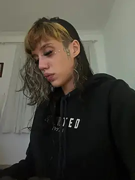 virtualgirlbr online show from February 11, 8:25 am