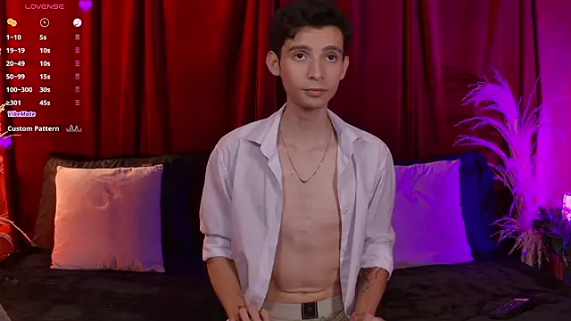 Snapshot of VicenteFerrer chatting on January 14, 12:03 am VicenteFerrer online show from January 14, 12:03 am