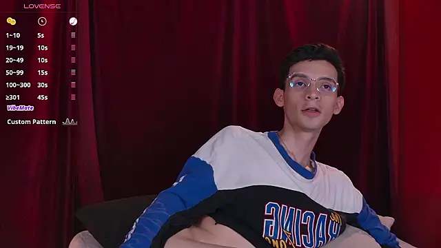 Snapshot of VicenteFerrer chatting on February 3, 6:22 am VicenteFerrer online show from February 3, 6:22 am