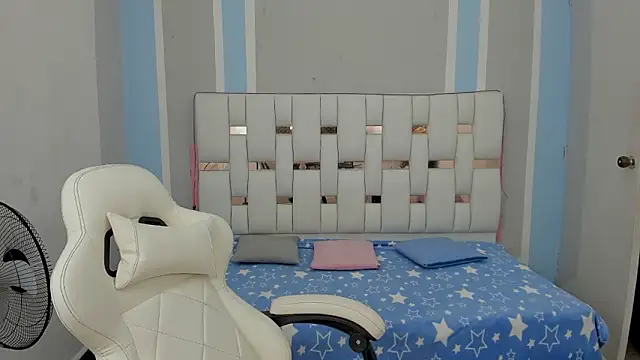 marsmith1 online show from November 4, 4:49 am