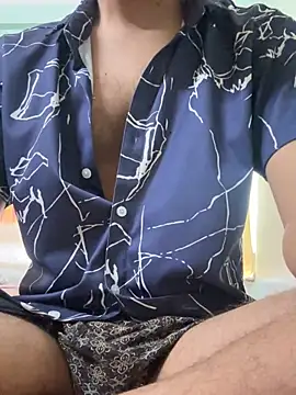 moonworshiper online show from May 6, 5:00 am
