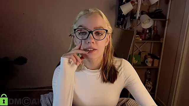 Snapshot of R0cket_bunny chatting on April 13, 12:58 am R0cket bunny online show from April 13, 12:58 am