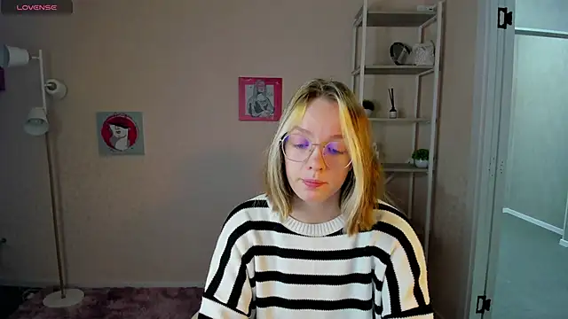 Snapshot of R0cket_bunny chatting on October 9, 1:17 am R0cket bunny online show from October 9, 1:17 am