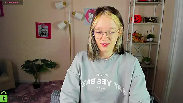 R0cket bunny online show from November 17, 1:09 am