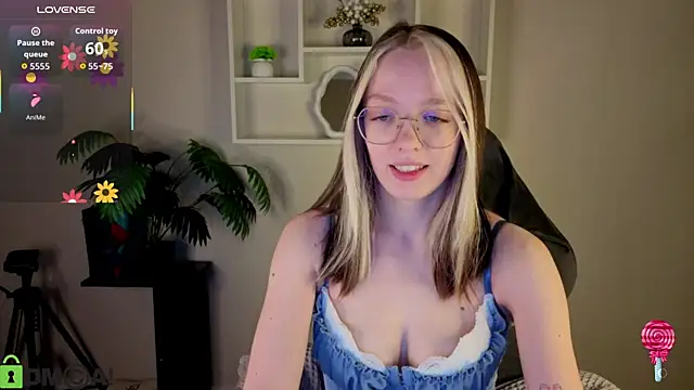 Snapshot of R0cket_bunny chatting on May 13, 1:01 am R0cket bunny online show from May 13, 1:01 am