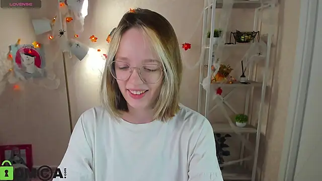 R0cket bunny online show from October 21, 1:05 am