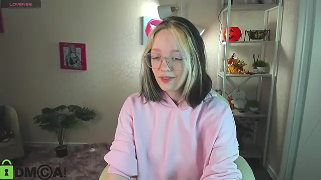 R0cket bunny online show from November 14, 1:09 am