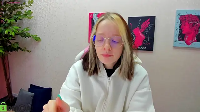 R0cket bunny online show from December 14, 12:39 am