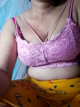 Snapshot of Mon-Shot9 chatting on October 3, 7:04 pm Mon-Shot9 online show from October 3, 7:04 pm