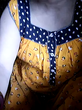 Snapshot of Mon-Shot9 chatting on September 14, 11:32 am Mon-Shot9 online show from September 14, 11:32 am