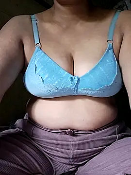 Snapshot of Mon-Shot9 chatting on September 18, 9:34 am Mon-Shot9 online show from September 18, 9:34 am