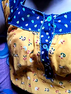 Snapshot of Mon-Shot9 chatting on September 23, 11:17 am Mon-Shot9 online show from September 23, 11:17 am