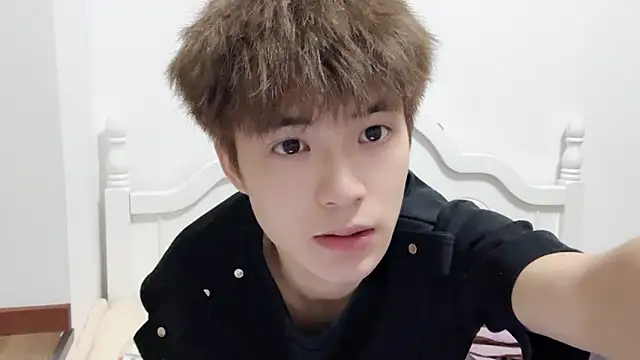 linger2563 online show from October 8, 1:23 pm