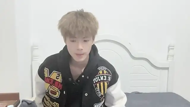 linger2563 online show from October 26, 1:33 pm