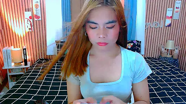 mikhaylahanderson online show from November 19, 3:39 am