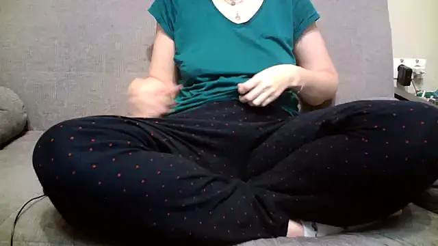 Snapshot of GraceInfinity chatting on November 17, 2:26 am GraceInfinity online show from November 17, 2:26 am