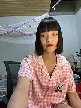 andymi1 online show from April 13, 1:04 pm