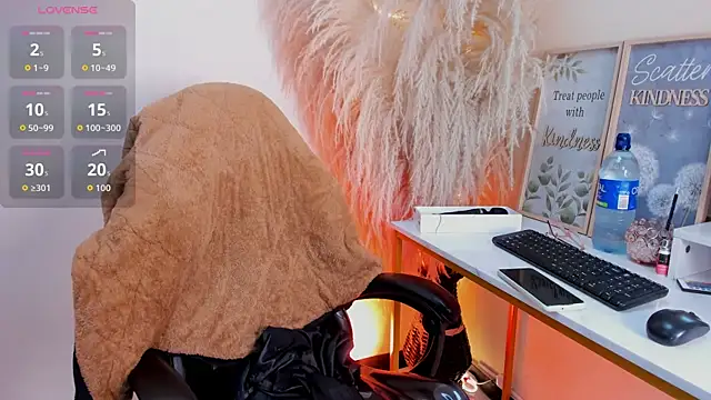 anyjones  online show from November 27, 4:02 am