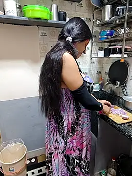 Snapshot of Queen_Nightt chatting on September 16, 3:40 am Queen Nightt online show from September 16, 3:40 am