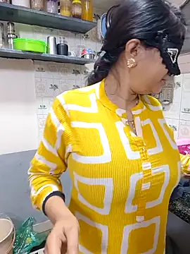 Snapshot of Queen_Nightt chatting on October 4, 3:08 am Queen Nightt online show from October 4, 3:08 am