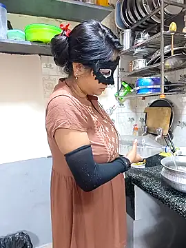 Snapshot of Queen_Nightt chatting on November 27, 3:51 am Queen Nightt online show from November 27, 3:51 am