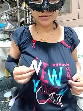 Snapshot of Queen_Nightt chatting on December 1, 4:13 am Queen Nightt online show from December 1, 4:13 am