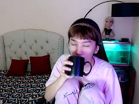 ShantalFoxxy  online show from February 6, 1:18 pm