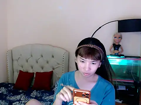 ShantalFoxxy  online show from April 14, 12:37 am