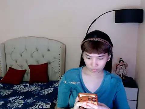 ShantalFoxxy  online show from July 8, 1:41 am