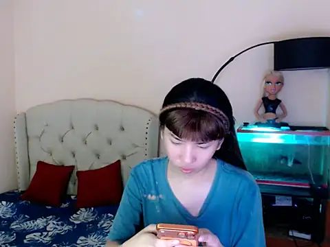 ShantalFoxxy  online show from April 3, 1:01 am