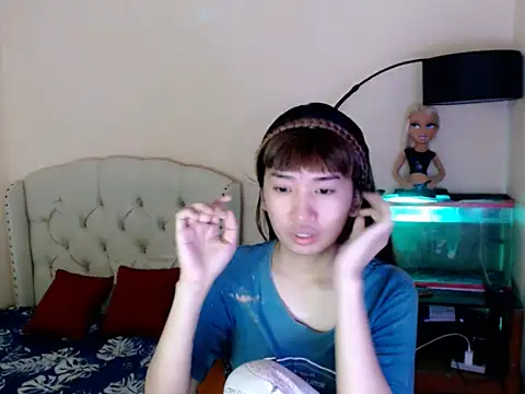 ShantalFoxxy  online show from April 3, 1:06 pm