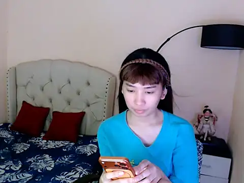 ShantalFoxxy  online show from June 19, 12:38 am