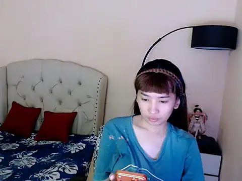 ShantalFoxxy  online show from June 21, 11:43 pm