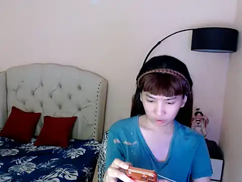 ShantalFoxxy  online show from June 22, 6:32 am