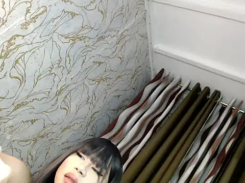 Snapshot of Honey_Swellens chatting on March 1, 3:56 pm Honey Swellens online show from March 1, 3:56 pm