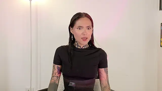 sara queen10 online show from April 9, 2:12 pm