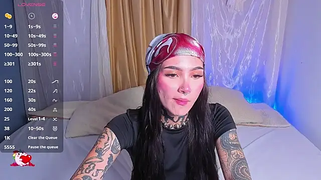 sara queen10 online show from October 13, 7:04 pm