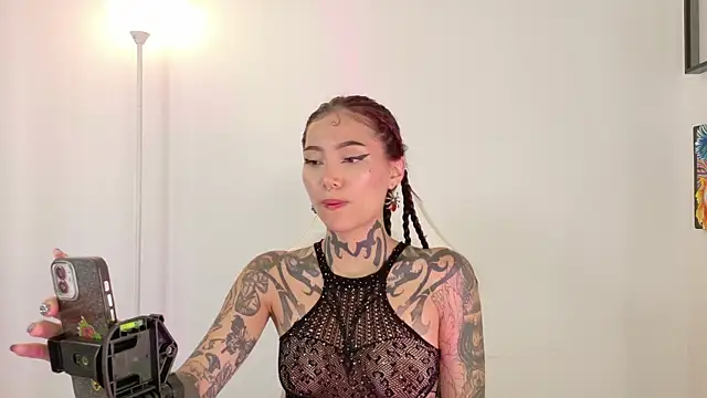 sara queen10 online show from April 14, 2:11 pm