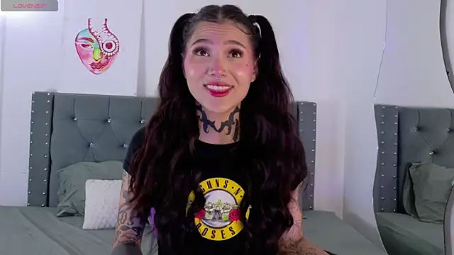 sara queen10 online show from September 25, 5:19 pm