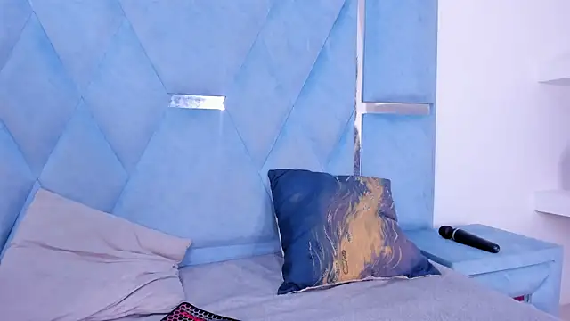 DaylesAndHarry online show from October 5, 12:51 pm