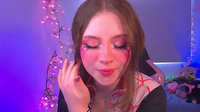 Lil bela online show from December 3, 11:53 am