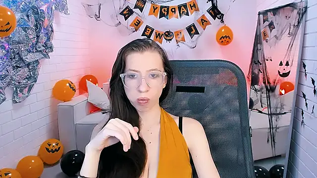 Snapshot of CareyJonas chatting on October 31, 3:41 pm CareyJonas online show from October 31, 3:41 pm