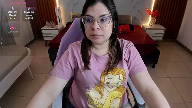 shasha bloom online show from October 7, 3:13 pm