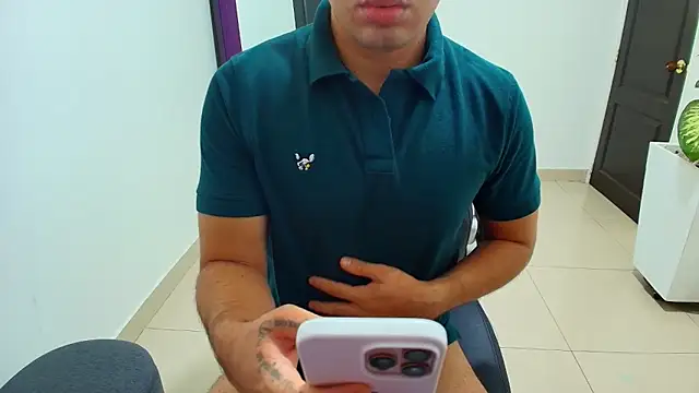 sebastian oconnor77 online show from March 13, 12:32 pm