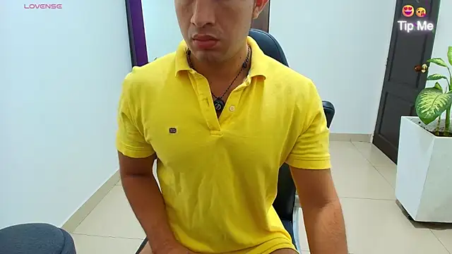 sebastian oconnor77 online show from March 25, 12:48 pm