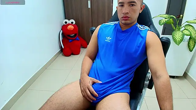 Snapshot of sebastian_oconnor77 chatting on September 29, 12:44 pm sebastian oconnor77 online show from September 29, 12:44 pm